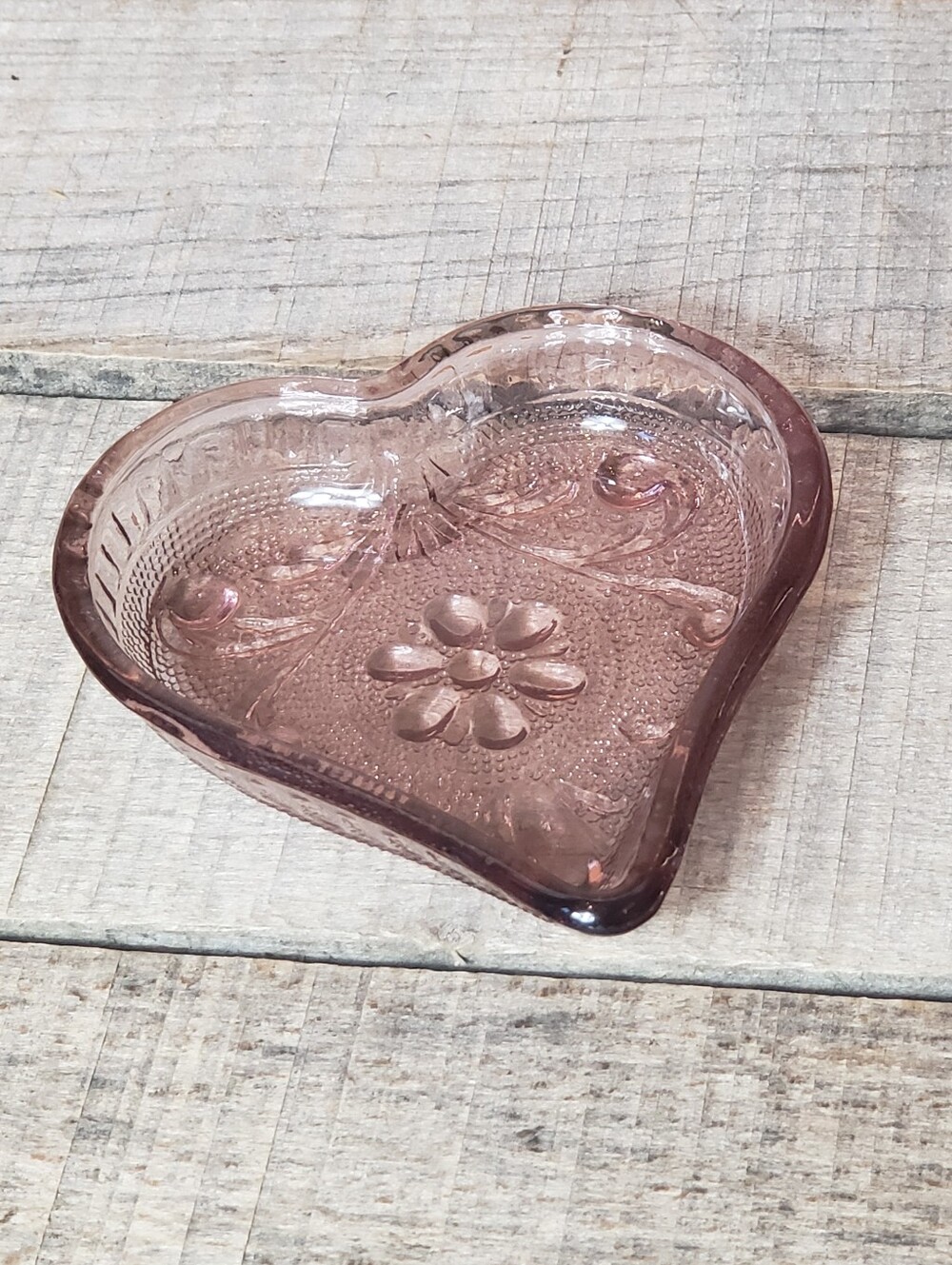 Vintage Indiana Glass Tiara Glass Heart Shaped Trinket Ring Dish Collectible